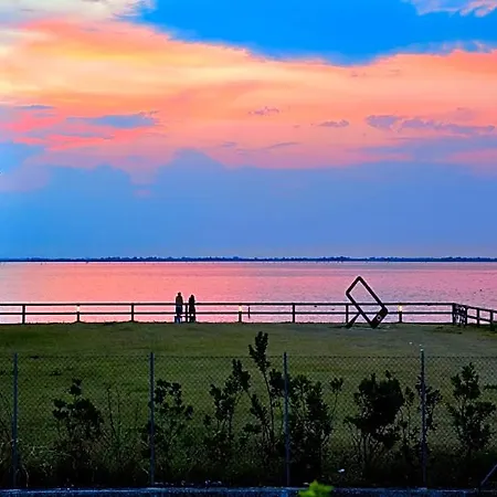 Отель Enjoy The Sunset From The Terrace Of Our Flat Бибионе